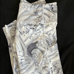 Lululemon leggings size 10